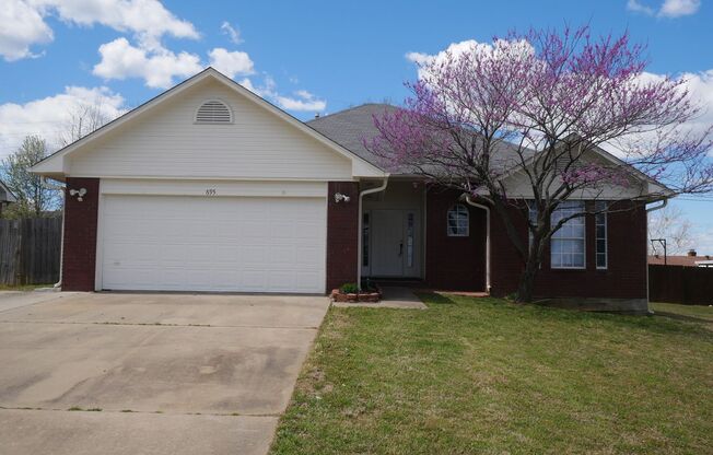 Gorgeous 3 Bed / 2 Bath Brick Home in Greenwood