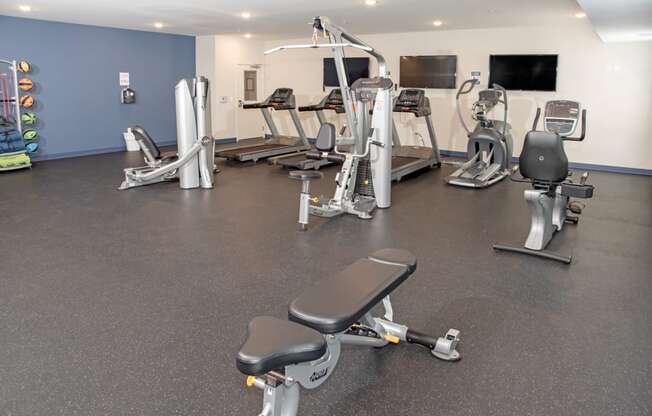 Fitness Center With Modern Equipment at Lake Jonathan Flats, Chaska, MN