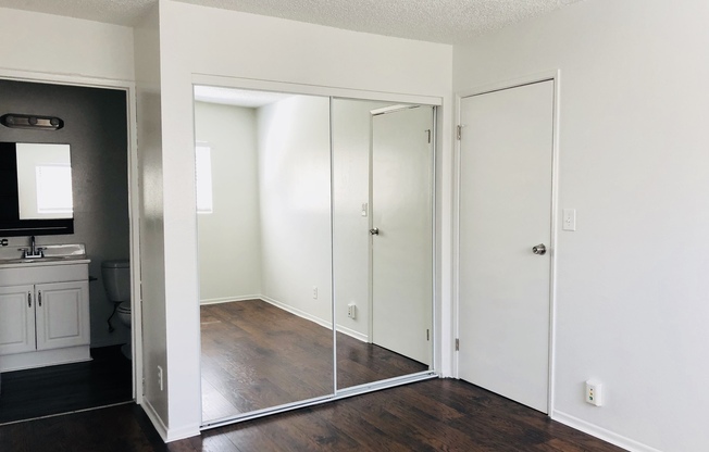 2 beds, 2 baths, $2,132, Unit 10