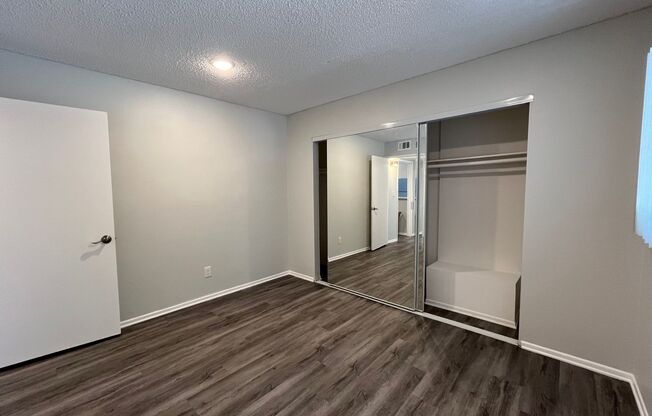 2 beds, 1 bath, 1,000 sqft, $1,898, Unit 120