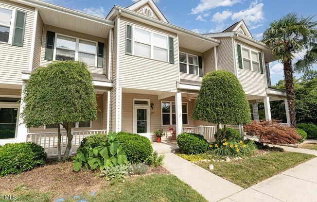 Beautifully Updated Townhome Near Historic Downtown Apex