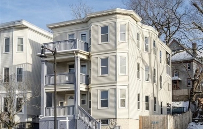 224 HYDE PARK AVE