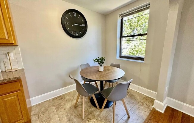 Eat-in Kitchen
