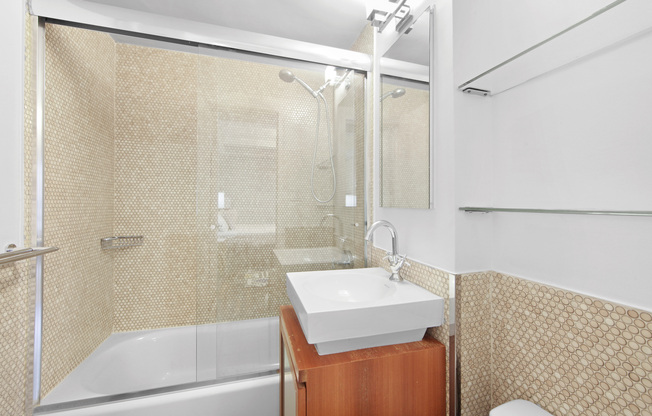 45 TUDOR CITY PL