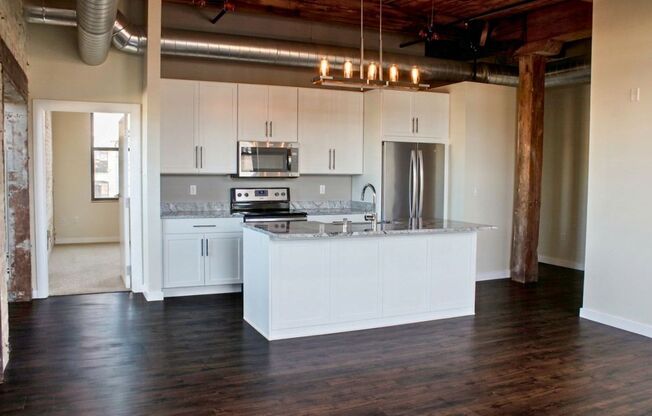 2 beds, 2 baths, 1,950 sqft, $5,500, Unit 506 - Penthouse
