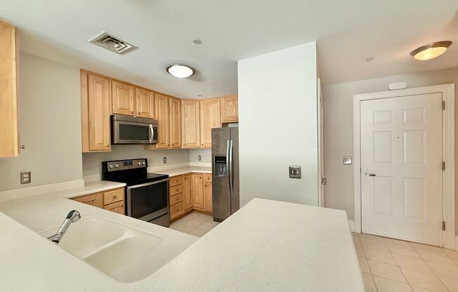 Stunning 1BD, 1.5BA Downtown Raleigh Condo Within Walking Distance to All Glenwood Ave. Has to Offer!