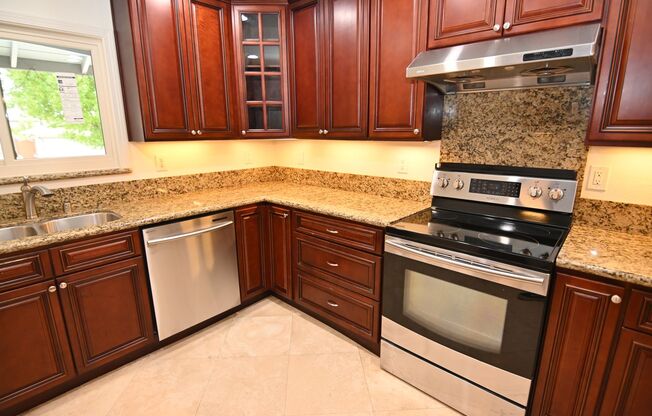 Beautiful 4-Bedroom, 2-Bath Home in Milpitas – 1847 Yosemite Dr – Available Now!