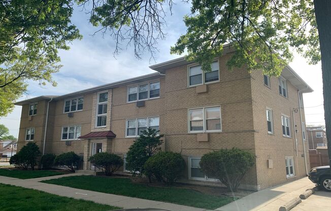 3200 N Newland