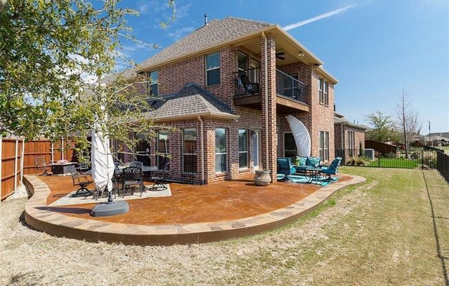 Beautifully golf course view for rent.