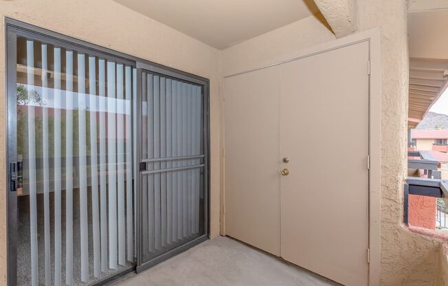 2 beds, 1.5 baths, 899 sqft, $1,262, Unit 2162