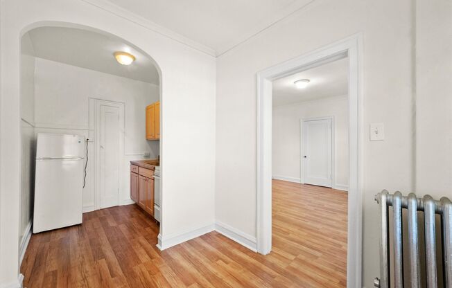 1 bed, 1 bath, 696 sqft, $1,795, Unit 202