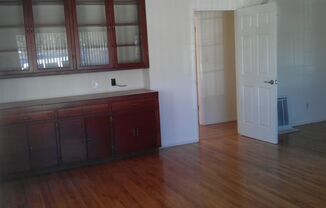 2 beds, 1 bath, 1,000 sqft, $3,495