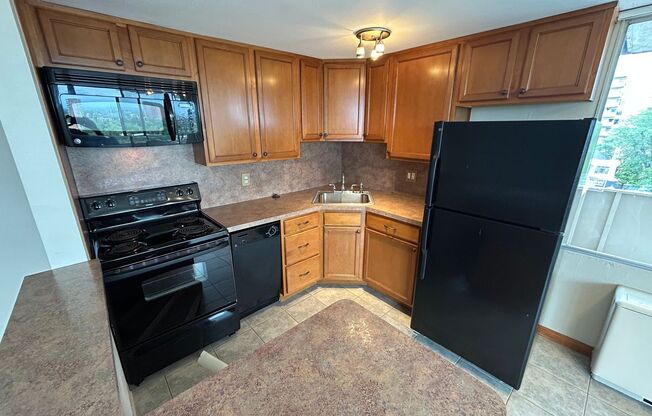 2 beds, 1.5 baths, 750 sqft, $1,795, Unit 802