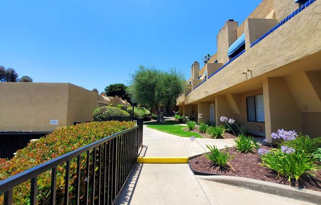 2 beds, 1.5 baths, $2,295, Unit 08