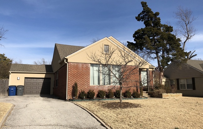 Updated Florence Park South Bungalow! 2 Bed, 1 Bath - Open Floorplan!