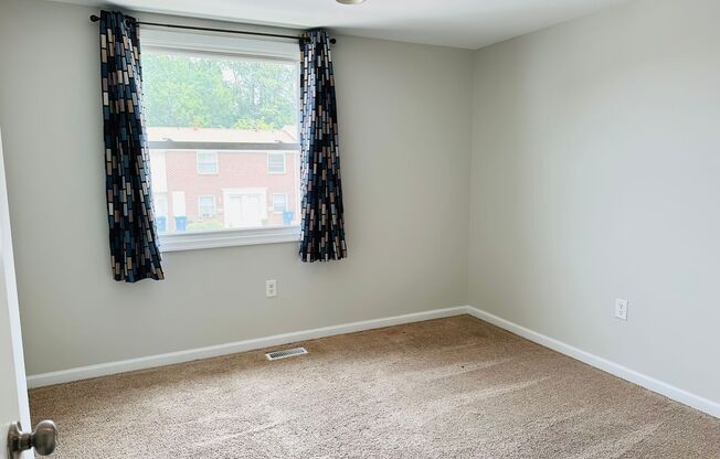 2 beds, 1 bath, $1,525