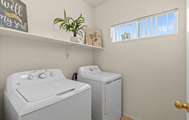3 beds, 2 baths, $1,550, Unit # 2047
