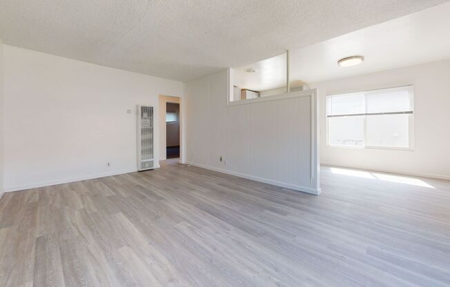 2 beds, 1 bath, $5,200, Unit D