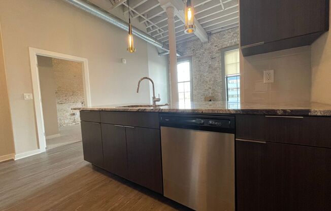 2 beds, 1 bath, 955 sqft, $1,895, Unit Cream City Lofts-412