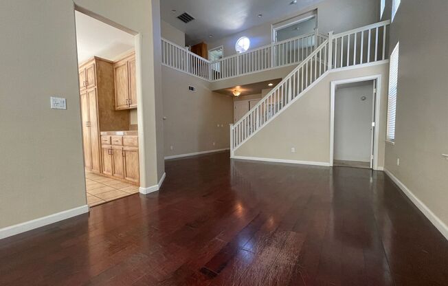 Beautiful 4bed / 3bath 3,281 SQFT Move in Ready !!