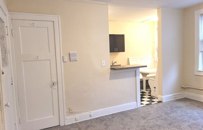Studio, 1 bath, $845, Unit 5