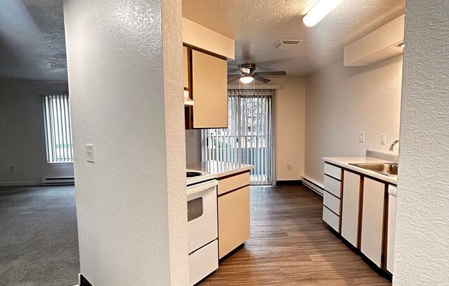 1 bed, 1 bath, 660 sqft, $1,075, Unit H - 037