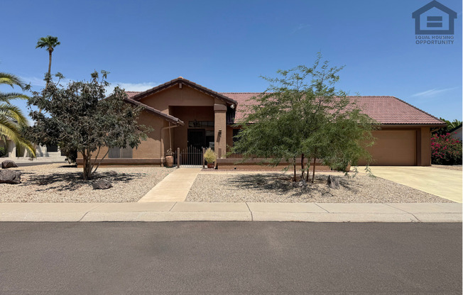 2Bed/2Bath Home in 55+ Age-Restricted Community in Sun City West!