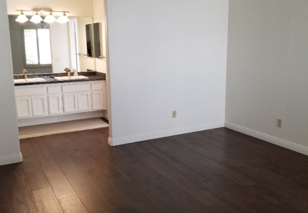 10121 Greenleaf Rd