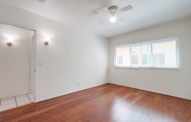 2 beds, 1 bath, 850 sqft, $2,450, Unit 10