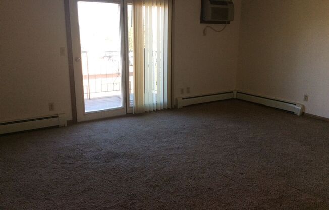 2 beds, 1 bath, $950, Unit Apt 19