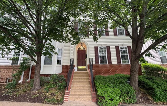 Beautiful 2 Bed 2 Bath End-Unit Townhome In Desired And Convenient Westwood Village