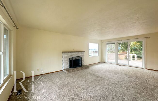 Enjoy Breathtaking Sunsets in the Heart of Manette