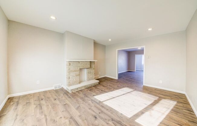 Stunning 3 bedroom home in Brookline available July 1!