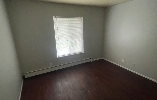 2 beds, 1 bath, 800 sqft, $795, Unit 1321 #21