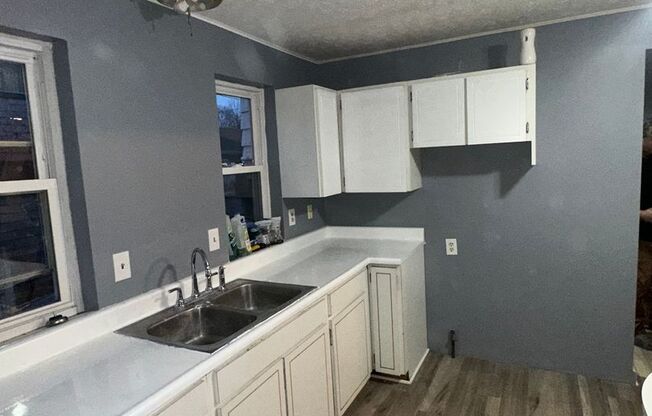 Large 6-7 bedroom home ready to rent