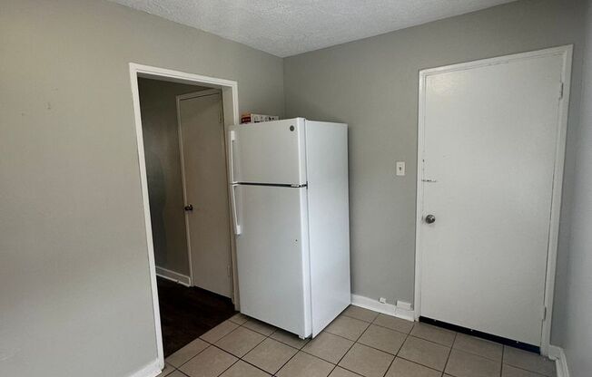 2 beds, 1 bath, 900 sqft, $900, Unit 1429-2