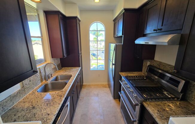 2 beds, 2 baths, $2,700, Unit # 8