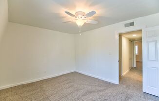 1 bed, 1 bath, $1,200, Unit Unit 122