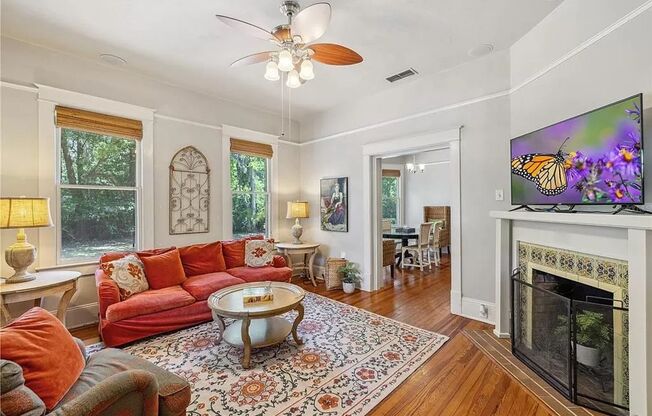 2 Bed 2 Bath House in Duckpond with 2 Car Garage!