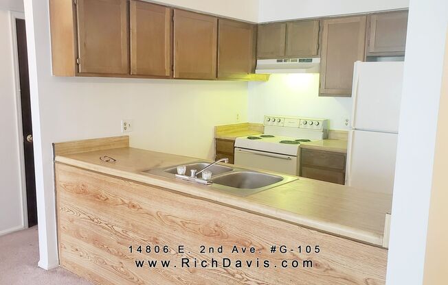 1 bed, 1 Bath, 800 sqft with washer/dryer hookups, patio and separate entrance  off Sable and 2nd