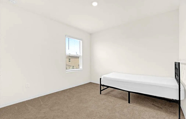 5 beds, 3 baths, $2,800