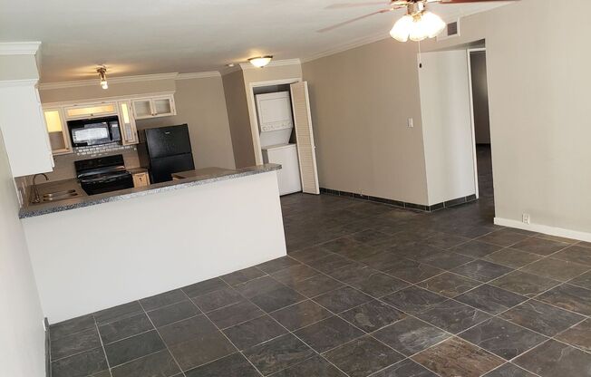 2 beds, 1 bath, $1,395, Unit 20