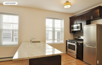 2 beds, 1 bath, $3,700, Unit 2