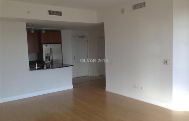 2 beds, 2 baths, $2,400, Unit Unit 3005