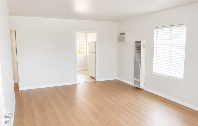 MILLAR AVE 390-396