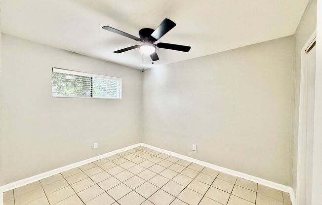 2 beds, 1 bath, 750 sqft, $825, Unit 10