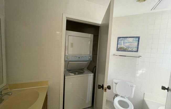 Studio, 1 bath, 432 sqft, $895, Unit 87