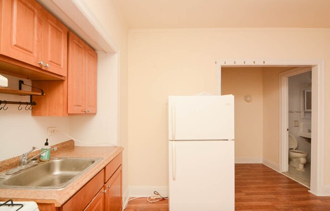 3335 Diversey