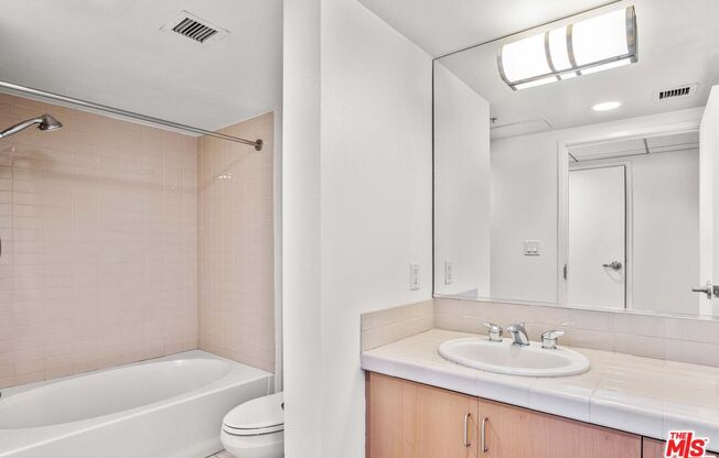 2 beds, 2.5 baths, 1,770 sqft, $5,995, Unit 324