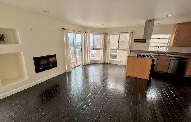 Luxury 2bd/2 bth with Ocean View